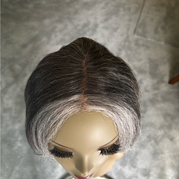 Gray wig - Picture 2 of 9